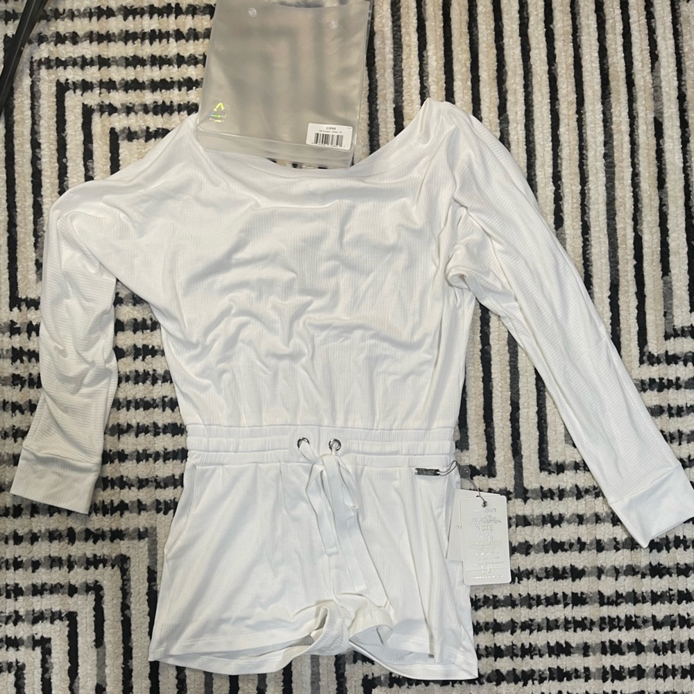 Bombshell Sportswear rib romper in white size X-LARGE NWT